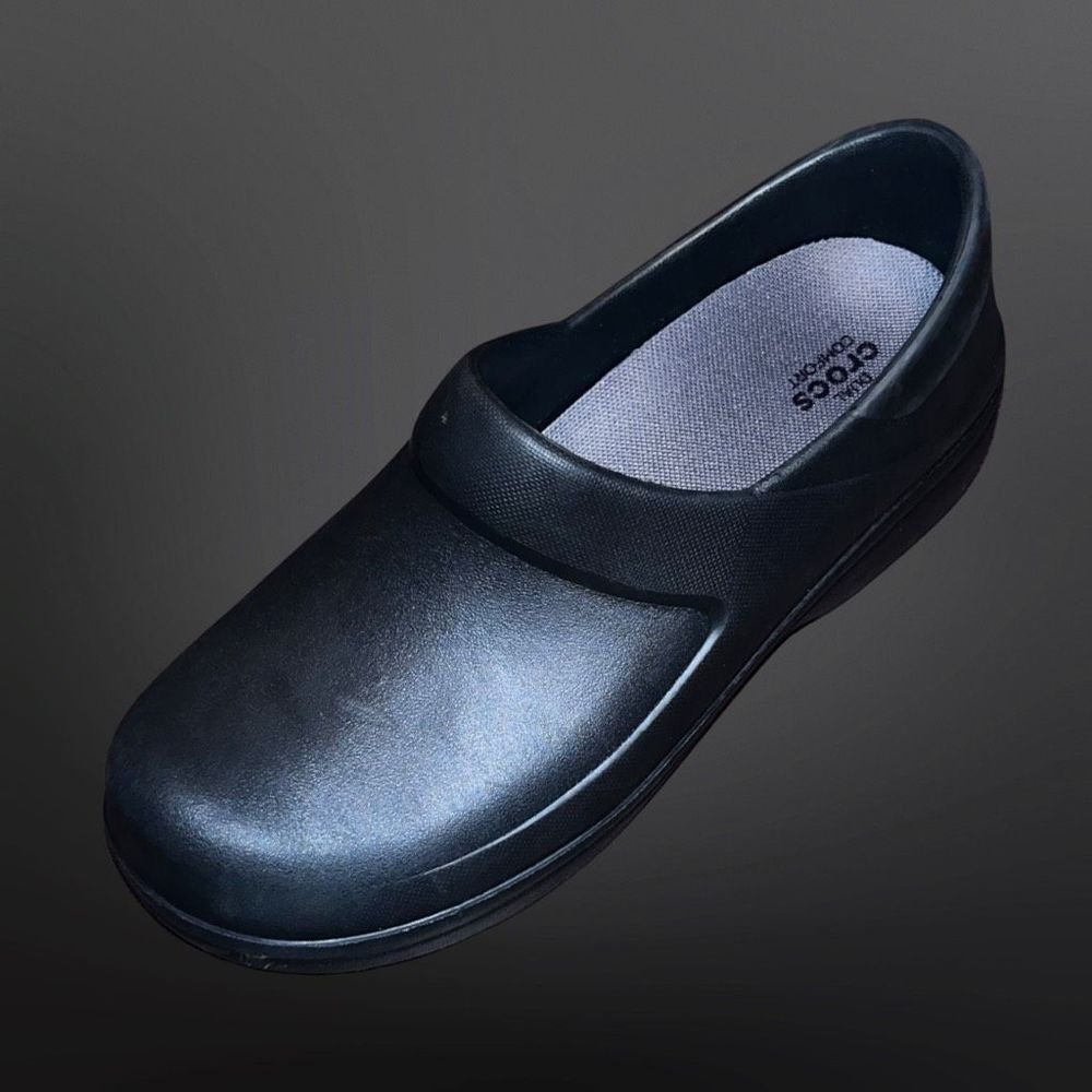 NWOB CROCS Unisex Duel Comfort On The Clock Black Work Slip Ons Size W9